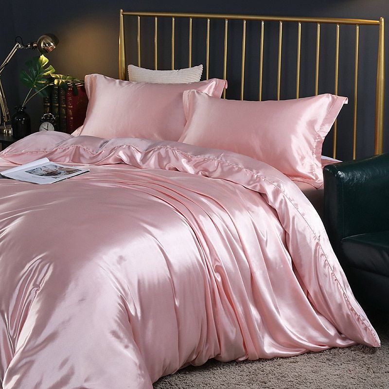 Opulent Dream Silk Bäddset – 4-delat täcke, örngott och lakan