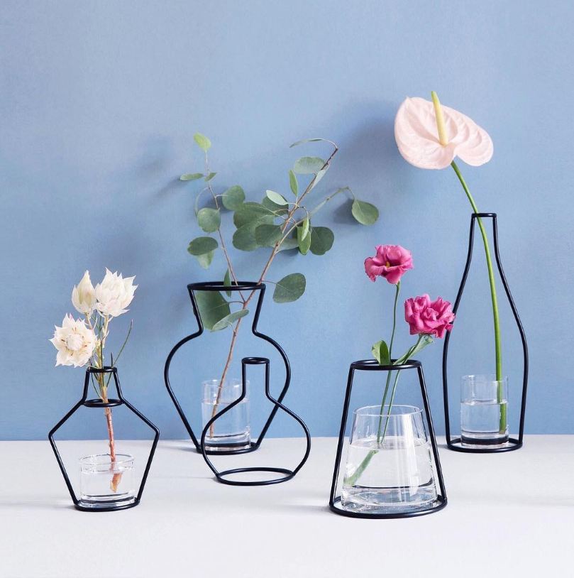 WireLoom | Nordiska minimalistiska trådvaser - Modern heminredning för stilfulla interiörer